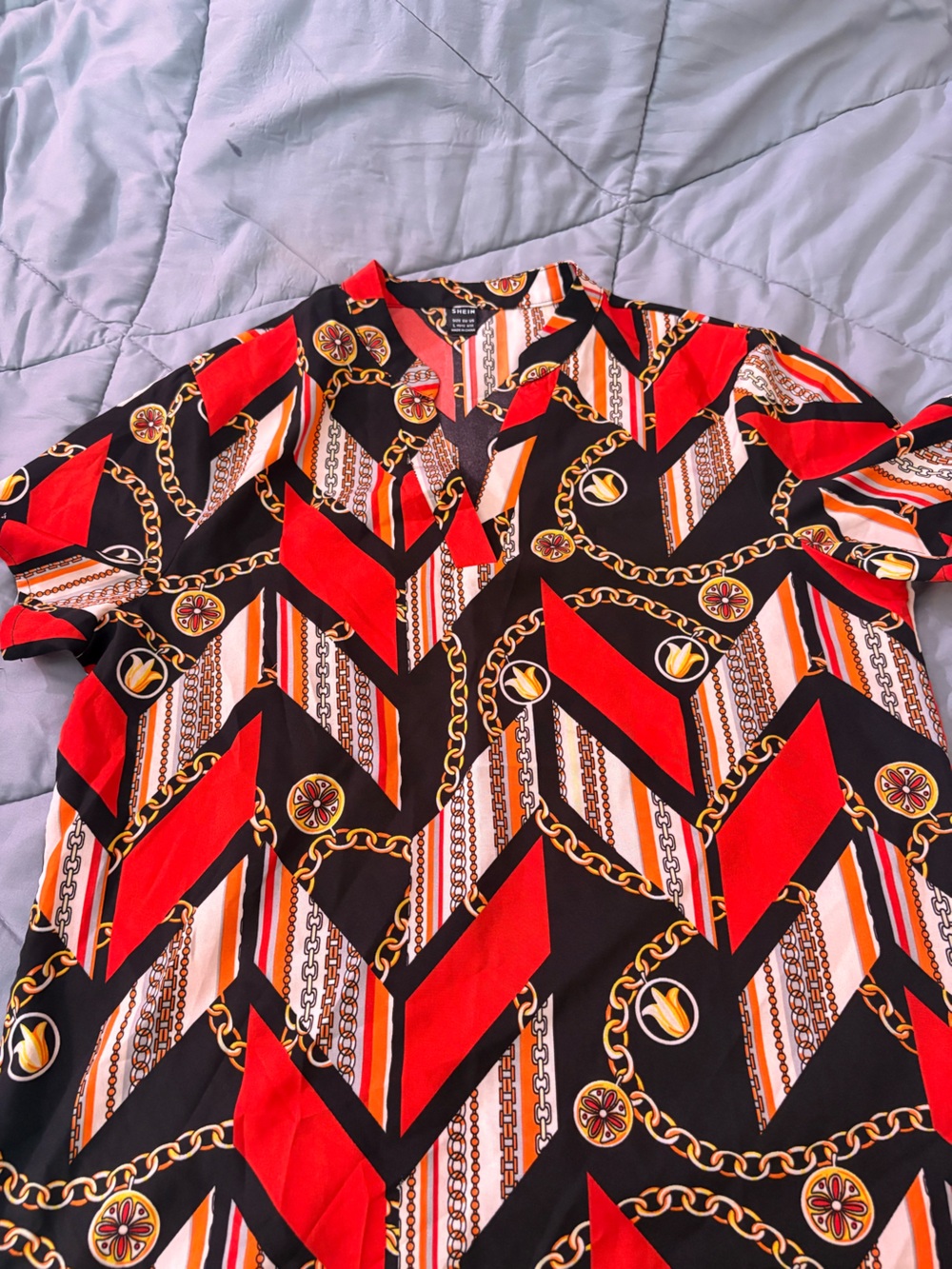 Women’s Bold Red & Black Geometric Chain-Print Shirt
